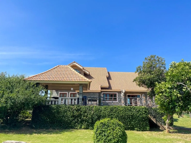 2 Bedrooms Villa