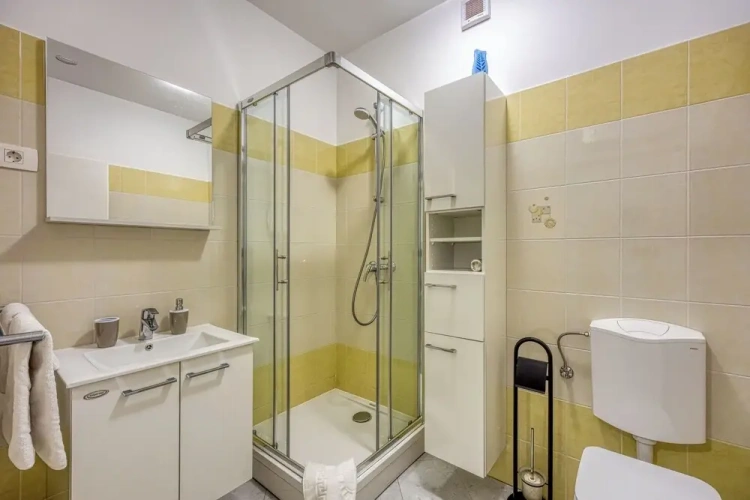 1 Bedroom Family Apartment