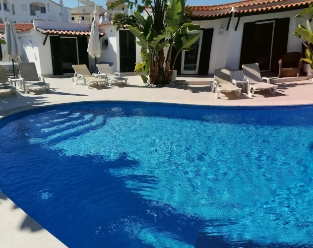 5 Bedrooms Villa