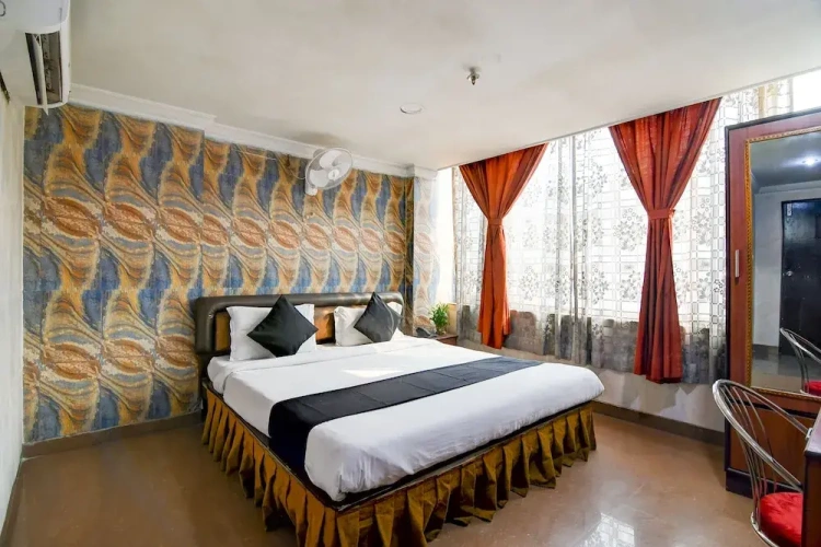 Classic Double room with city view