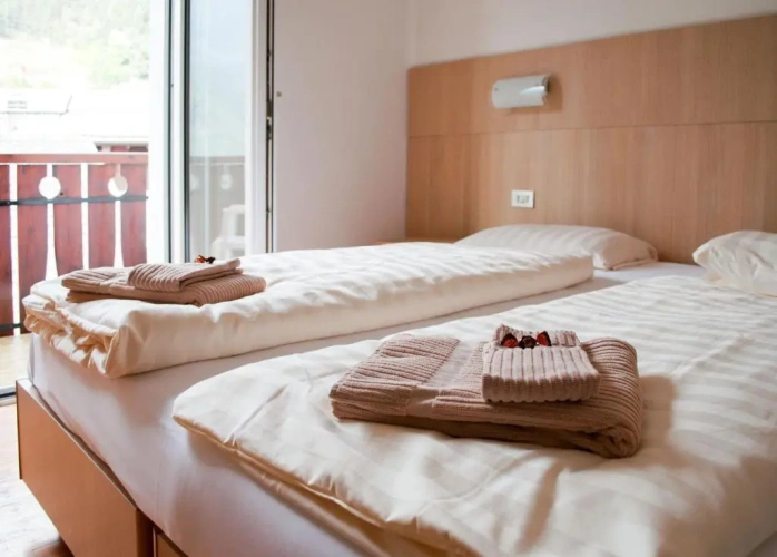 Standard Double room with lake view