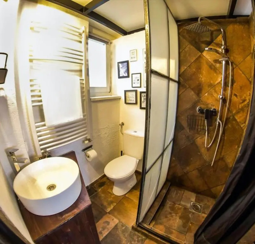 Rustic flat with perfect location (city center)