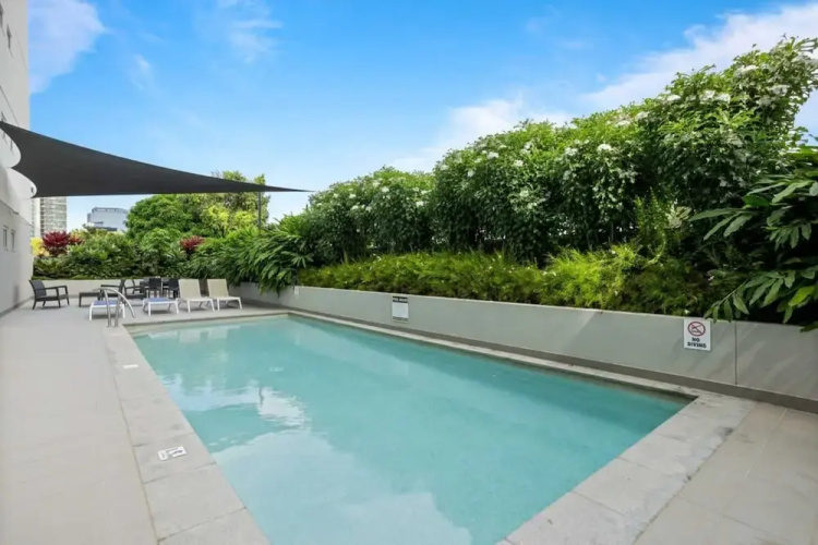 Spaciously Bright 1-bed Apartment