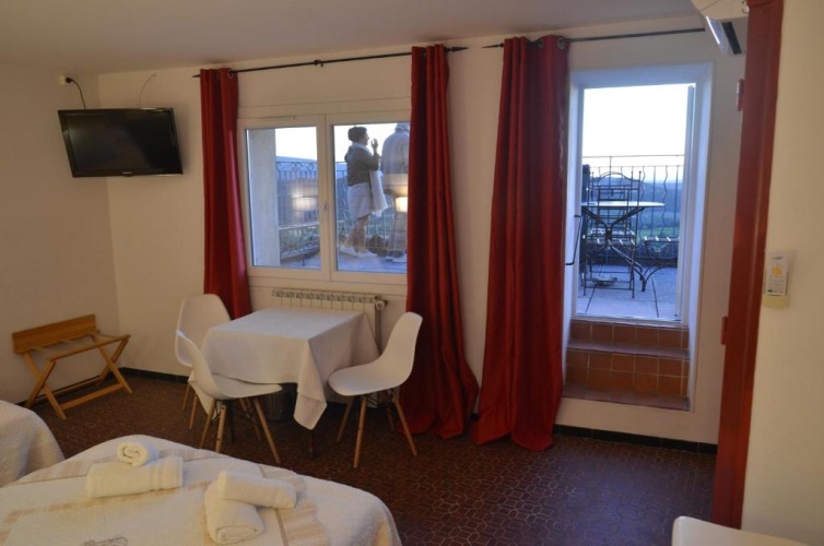 Standard Triple room with balcony and with view
