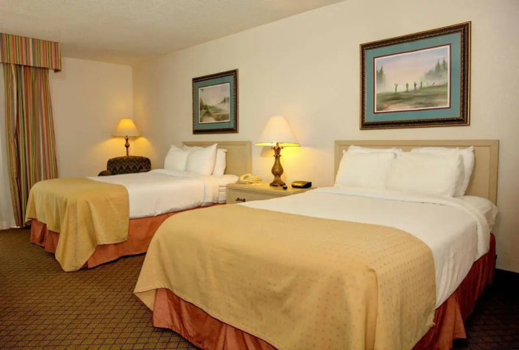 Riverwalk Inn & Suites
