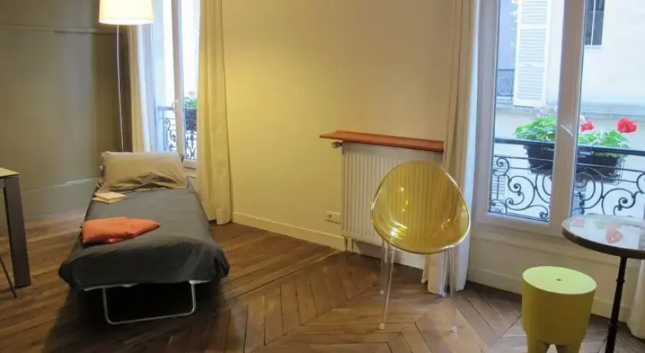 Apartment between Montmartre and Opera