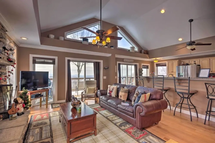 4 Bedrooms Cottage with balcony