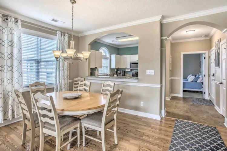 Pool, Beach & Golf: Barefoot Resort Condo!