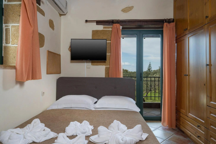 Athina Traditional Villa | Stalos