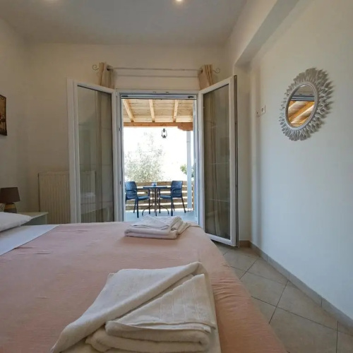 Eleonas Apartment 1, Lygia