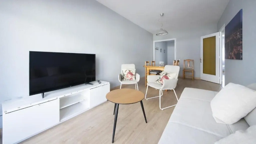 2 Bedrooms Apartment