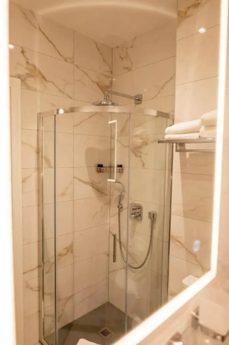 1 Bedroom Luxury Double Apartment with sea view
