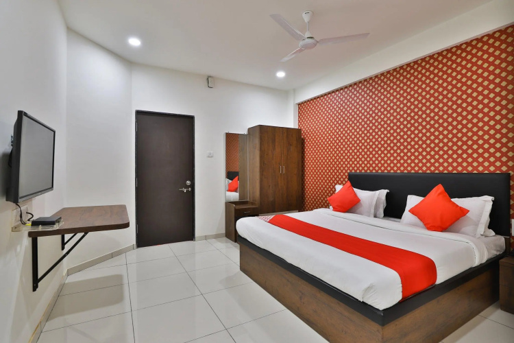 OYO 30540 Hotel Infinity