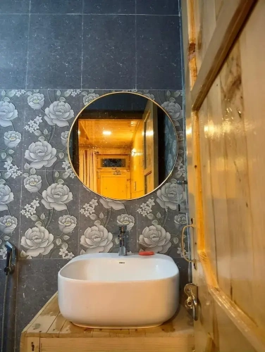 Deluxe Double room with balcony and with mountain view