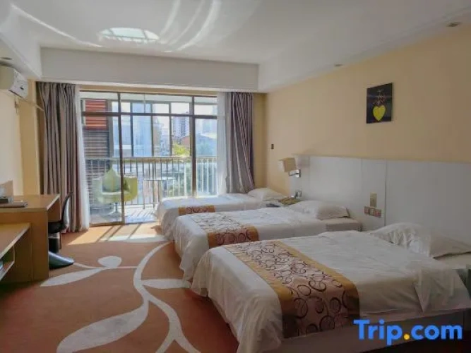 Standard Triple Family room