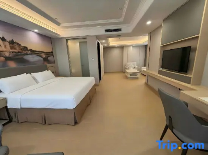 Deluxe Single Suite