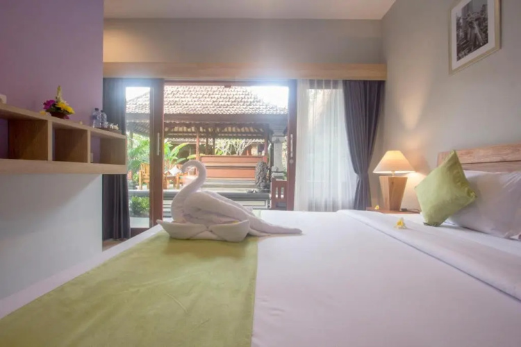 Nang Ade House