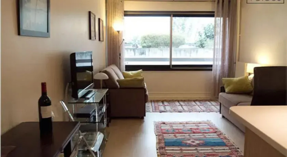 Charming and cozy Montparnasse flat