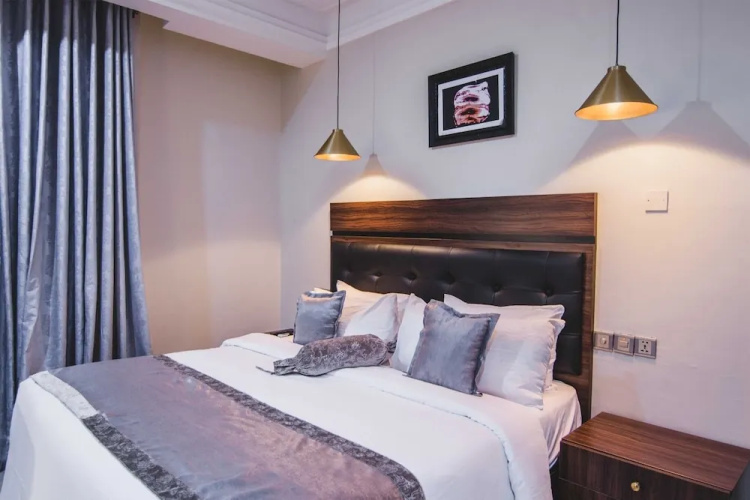 Bon Hotel Platinum