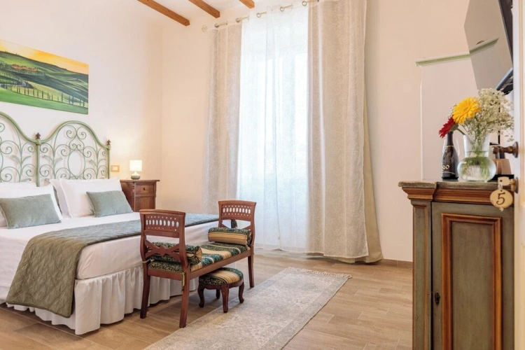 Superior Double room with city view
