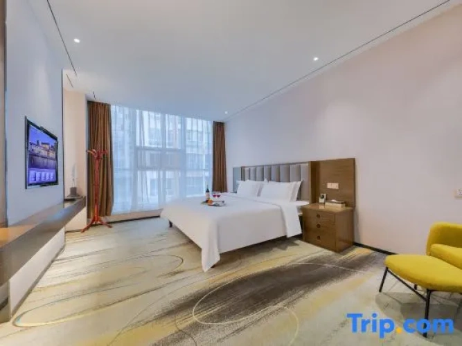 Deluxe Family Suite