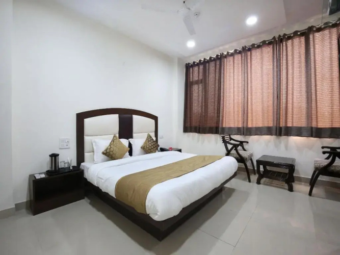 Hotel The Benz By OYO Rooms