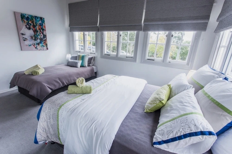 5 Bedrooms Apartment with balcony