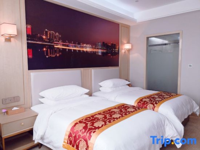 Business Quadruple Suite