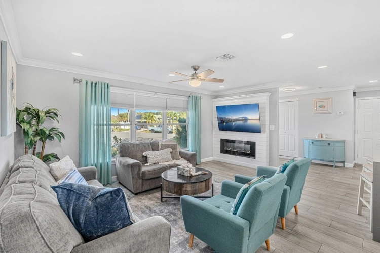 4 Bedrooms Cottage