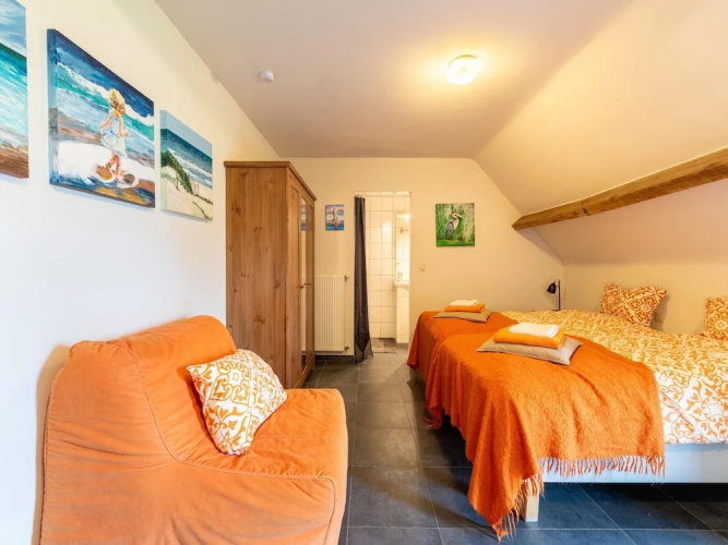 Comfortable Home for a Group With a Large Garden