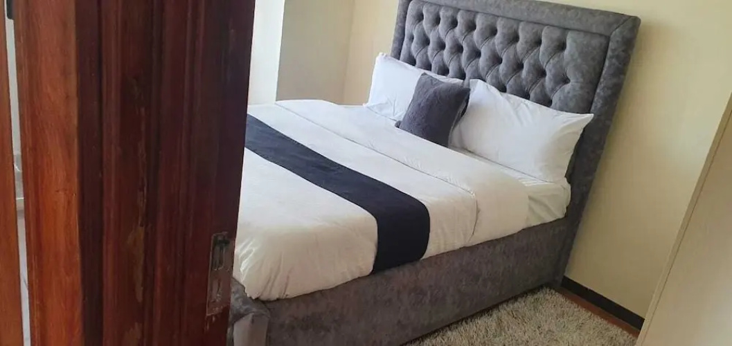 Lux Suites Marcus Garden Apartments