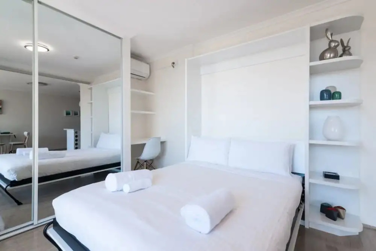 New Modern Apartment in Central Location