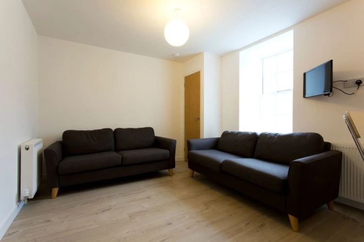 Remarkable 2-bed Apartment in Culross