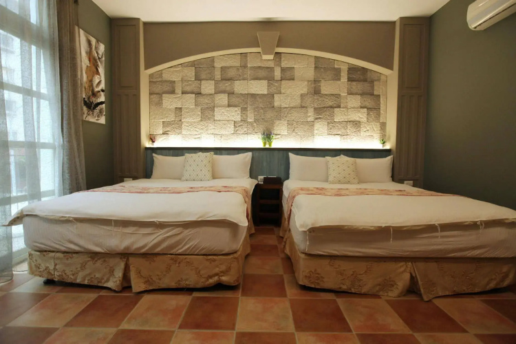 Yuga House