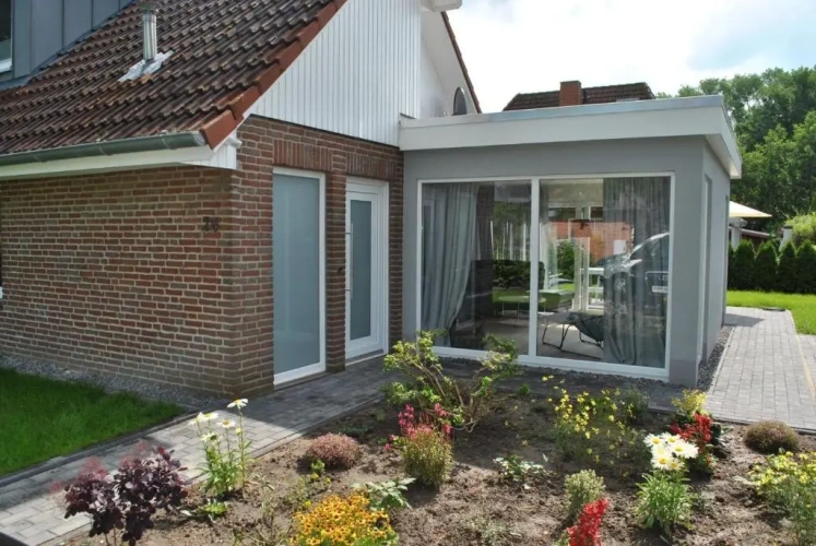 2 Bedrooms Cottage