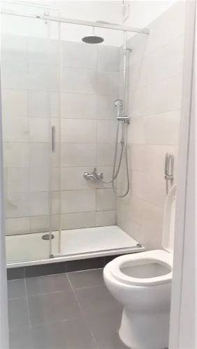 Beautiful Private Room With River View In Lisbon