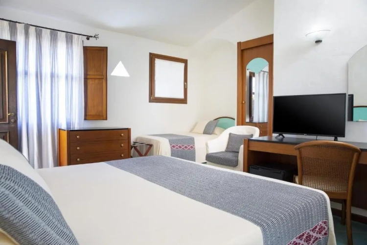 Triple room