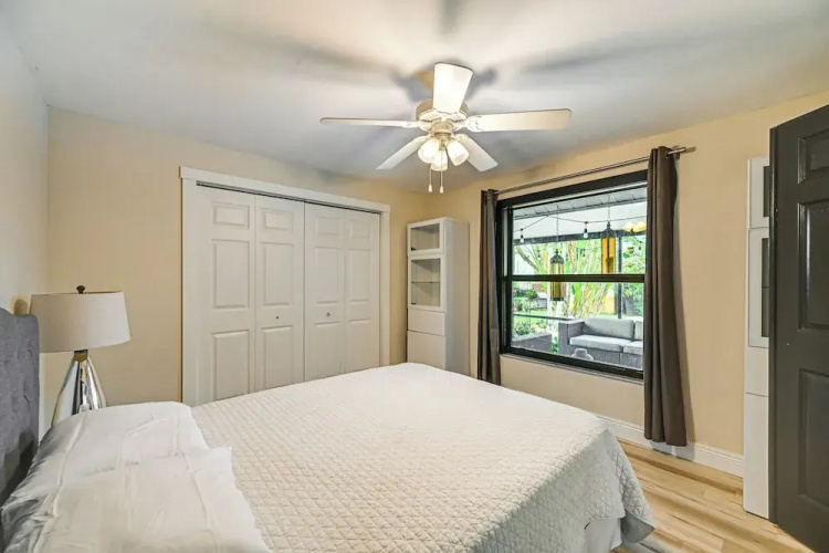4 Mi to Beach: Pet-friendly Home in Naples!