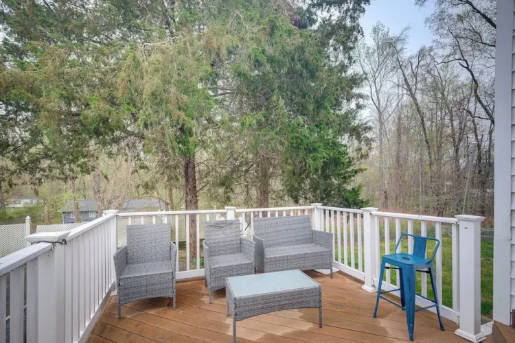 Spacious Triangle Townhome - Near Hiking & Golf!