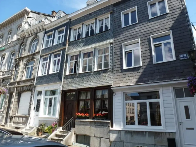 3 Bedrooms Cottage