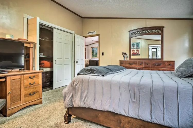 Sevierville Home: Lookout Deck, 10 Mi to Dollywood