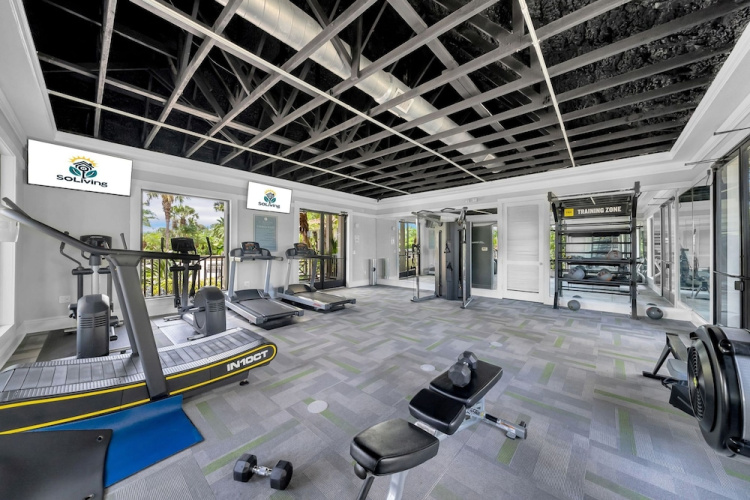 Modern 2BR Pool Gym Pet-friendly 12