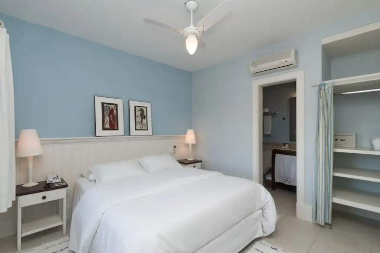 1 Bedroom Luxury Apartment with balcony