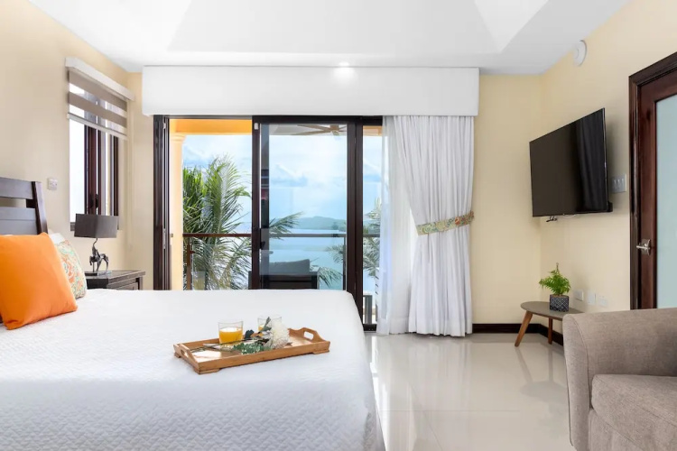 Breathaking Luxury Cliffside Villa