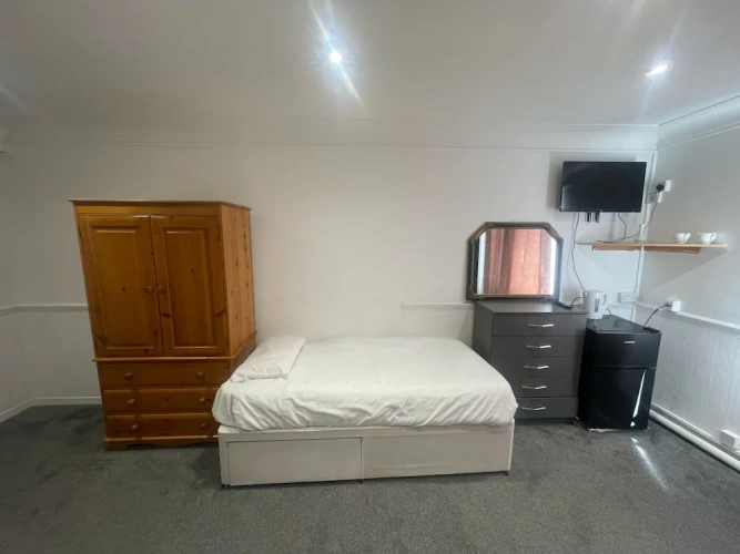 Standard Triple room