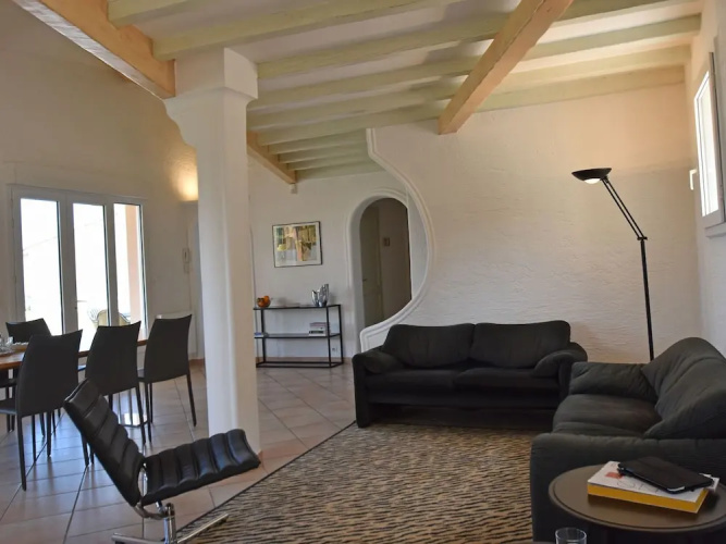 Spacious Villa in Var With Swimming Pool