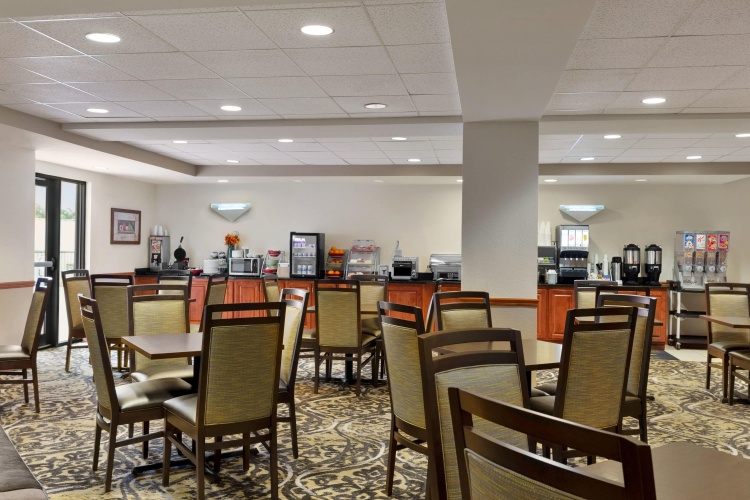 Baymont By Wyndham Greensboro/Coliseum photo 26