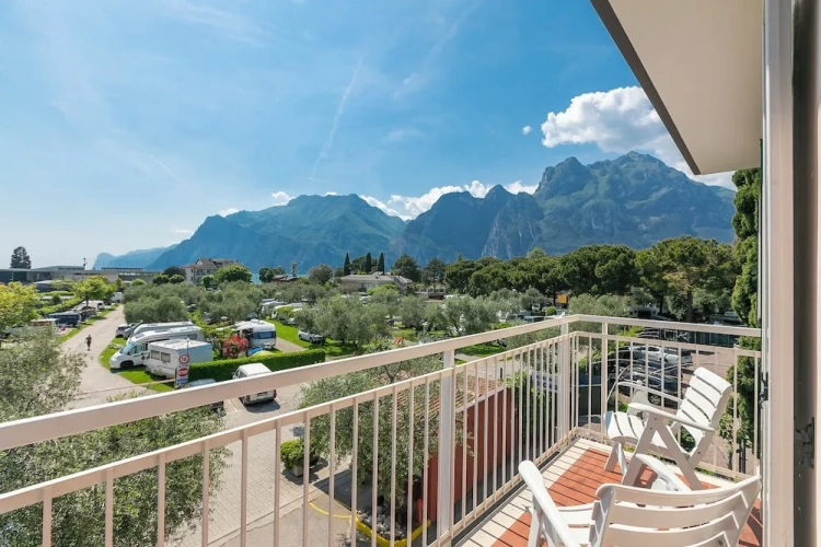 Family Apartment with balcony and with lake view