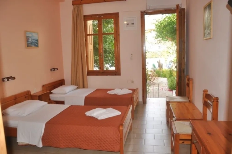 Standard Twin room with balcony