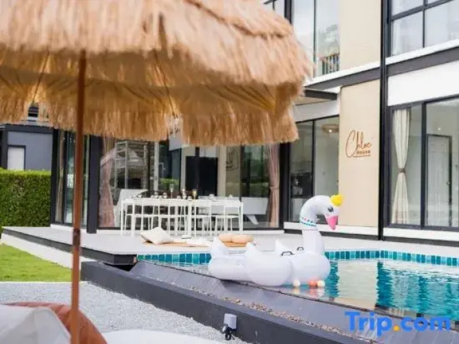 Chloe Pool Villa